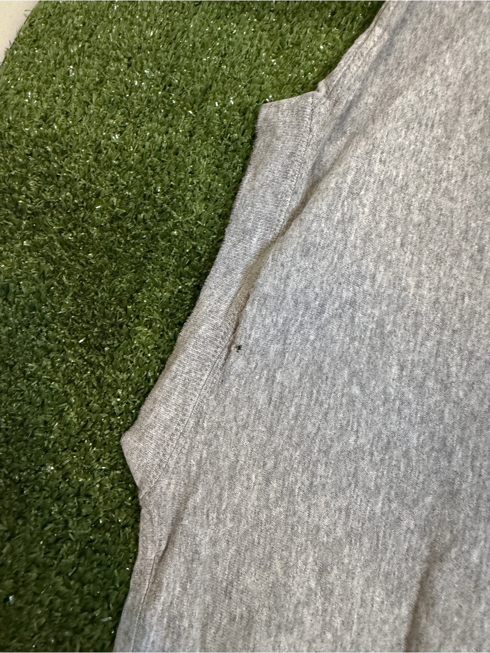 Puma Gray 'Playoffs Mariners 2000' Graphic Crewneck Tee - Picture 8 of 8